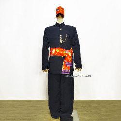 Baju Adat Betawi Abang None...