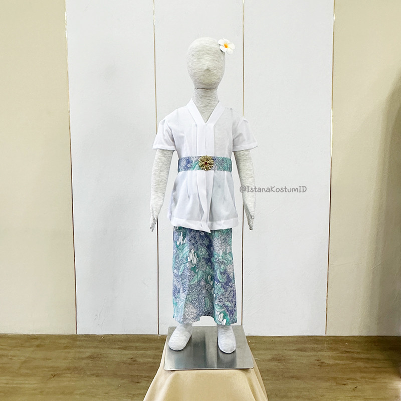 Kebaya Encim None Betawi Lela White Tosca