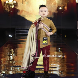 Baju Negara Eropa Prince Maroon Gold Fashion Show